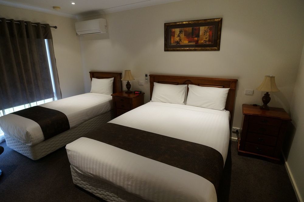 Addison Motor 4*